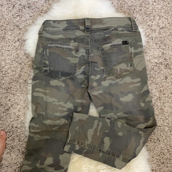 Seven7 Skinny faded camo jeans. - Picture 3 of 3